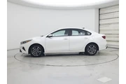 $16998 : Kia Forte 2023 LXS 4dr Sedan thumbnail