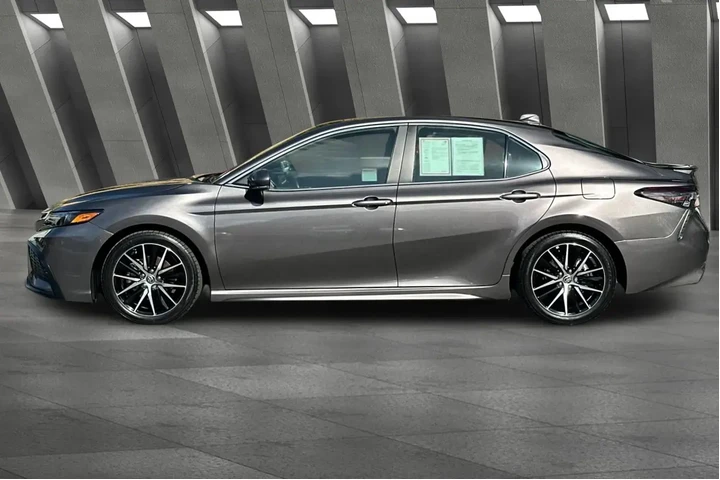 $25800 : Toyota Camry Hybrid 2024 SE image 10