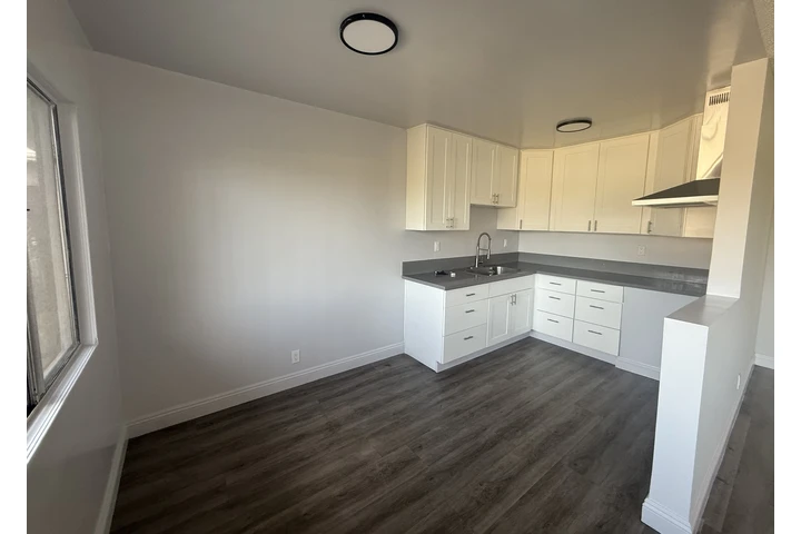 $2249 : 2 Bedroom Apartment image 10
