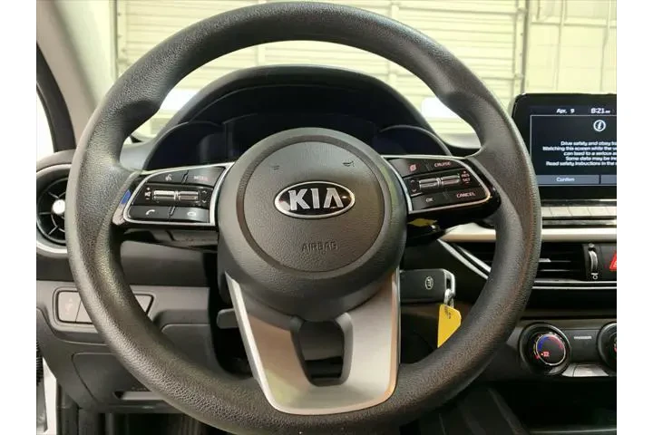 $18789 : Kia Forte 2020 FE 4dr Sedan image 8