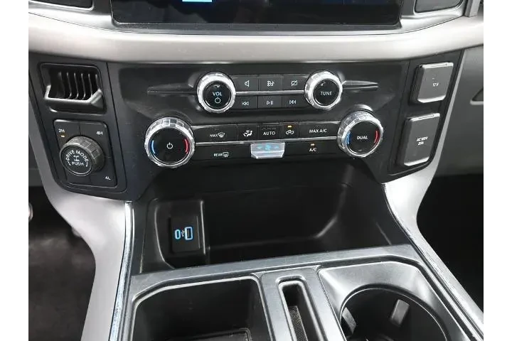 $34665 : Ford F-150 2024 4x4 XLT 4dr image 9