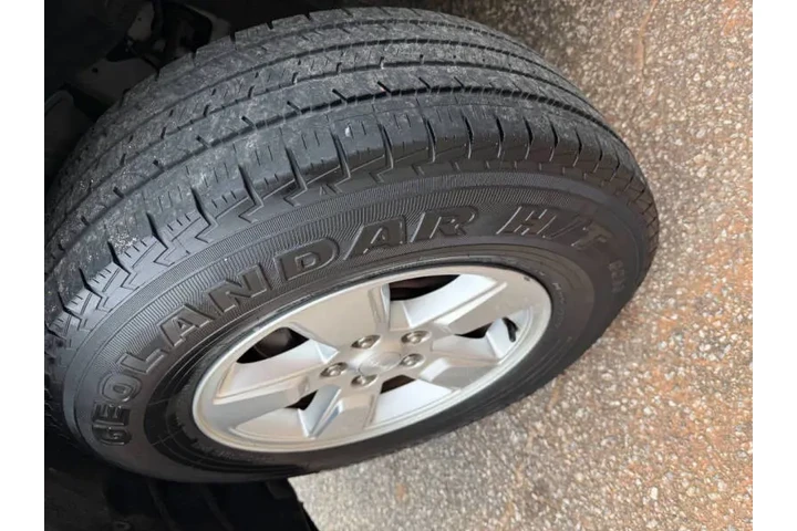 $7999 : 2012 Liberty Sport image 9