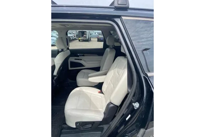 $27133 : Kia Telluride 2021 AWD SX 4d image 6