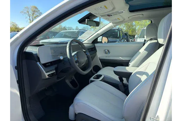 $37850 : Hyundai IONIQ 5 2024 AWD Lim image 5