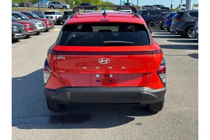 $23499 : Hyundai KONA 2025 SEL 4dr Cr image 9