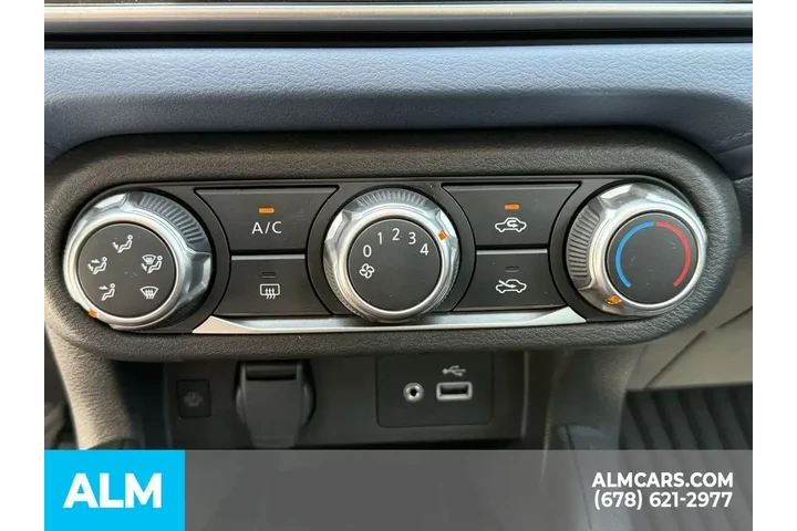 $18920 : Nissan Versa 2025 SV 4dr Sed image 6