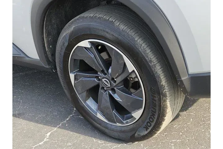 Nissan Rogue 2024 AWD SV 4dr image 7