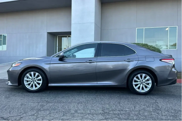 $17000 : Toyota Camry 2019 SE 4dr Sed image 5