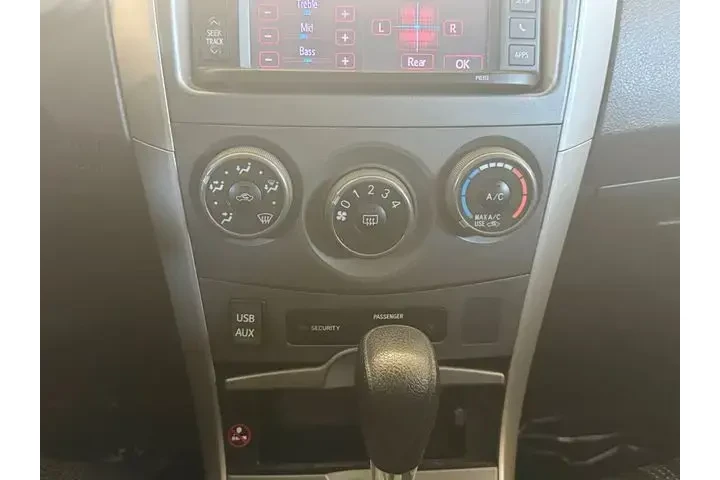 $11201 : Toyota Corolla 2013 S 4dr Se image 4