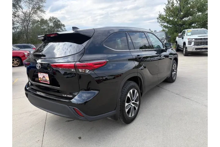 $32950 : 2022 Highlander XLE image 5