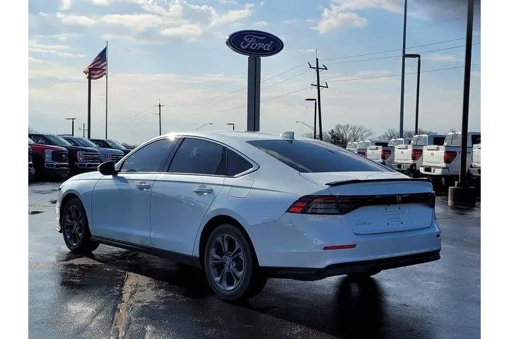 $25998 : Honda Accord 2024 EX 4dr Sed image 5