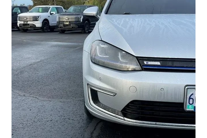 $10900 : Volkswagen e-Golf 2016 SEL P image 8