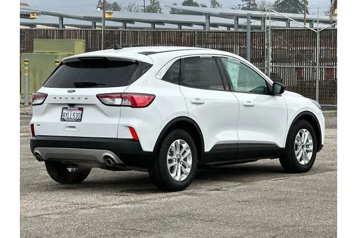$19990 : Ford Escape 2022 SE 4dr SUV image 3