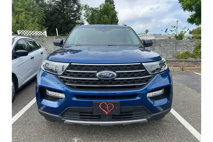 $30775 : Ford Explorer 2023 XLT 4dr S image 2