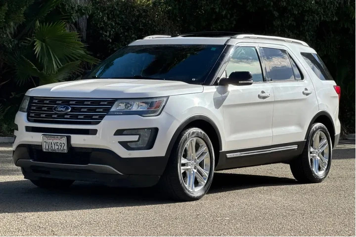 Ford Explorer 2017 XLT 4dr S image 7