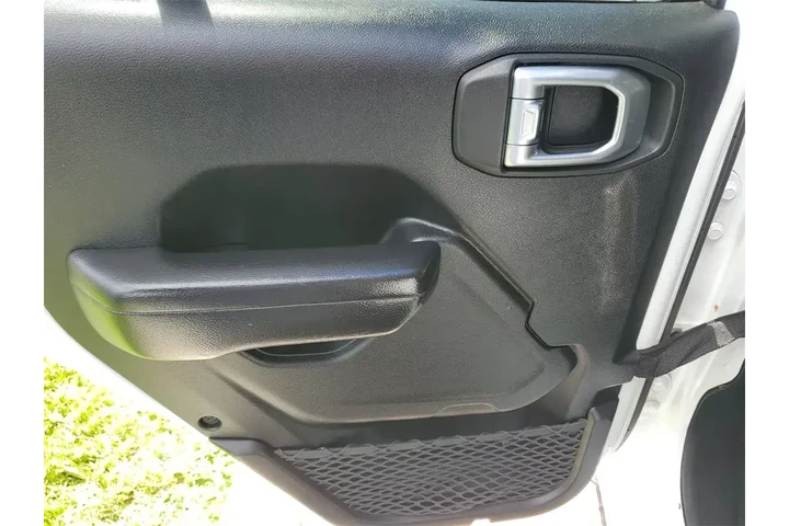 $19995 : Jeep Wrangler Unlimited 2020 image 10