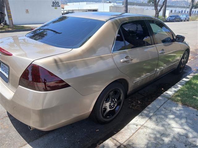 $2800 : Honda Accord  LX 2006 image 6