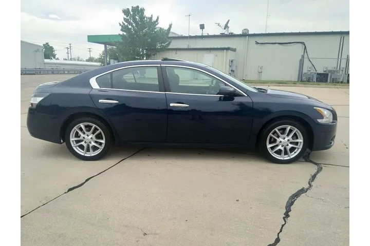 $5500 : 2014 Maxima 3.5 S image 7