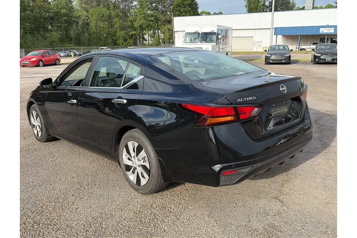 $21056 : Nissan Altima 2024 2.5 S 4dr image 2