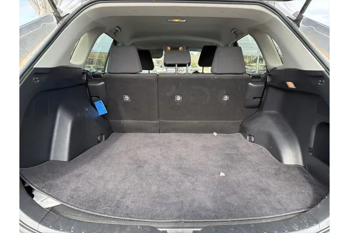 $20330 : Toyota RAV4 2021 LE 4dr SUV image 5