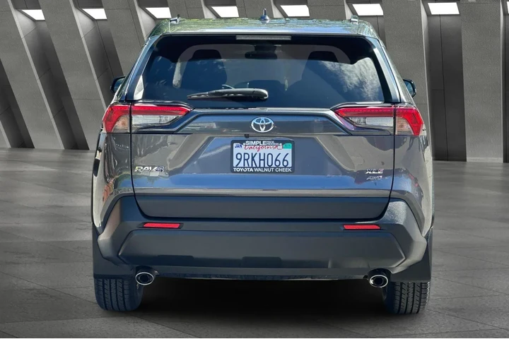 $33900 : Toyota RAV4 2024 AWD XLE 4dr image 8