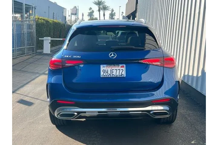 $38994 : Mercedes-Benz GLC 2023 GLC 3 image 6