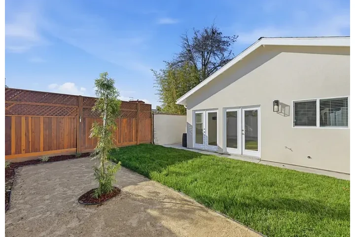 $1699 : Lomita California. 2217 254th image 1