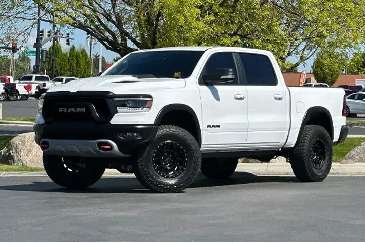 $34995 : Ram 1500 2019 4x4 Rebel 4dr image 1