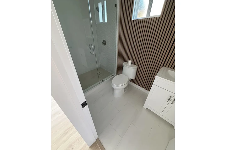 $1050 : beautifully remodeled Home image 3