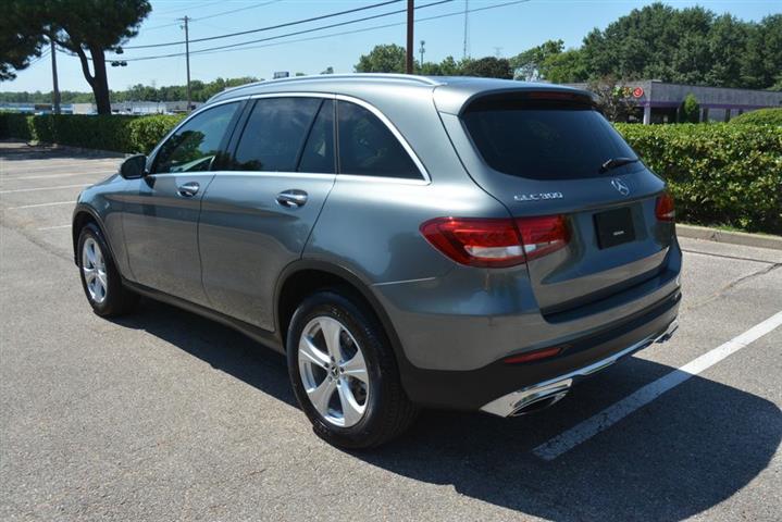 2018 Mercedes-Benz GLC 300 image 10