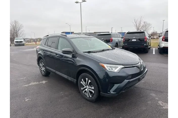 $18000 : Toyota RAV4 2017 AWD LE 4dr image 1