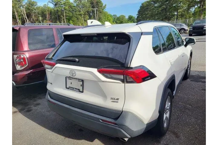$19762 : Toyota RAV4 2019 AWD XLE 4dr image 5