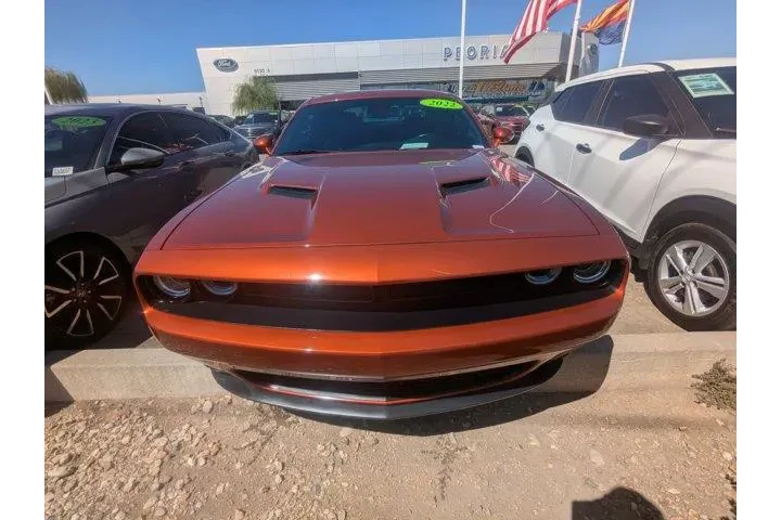Dodge Challenger 2022 SXT 2d image 2
