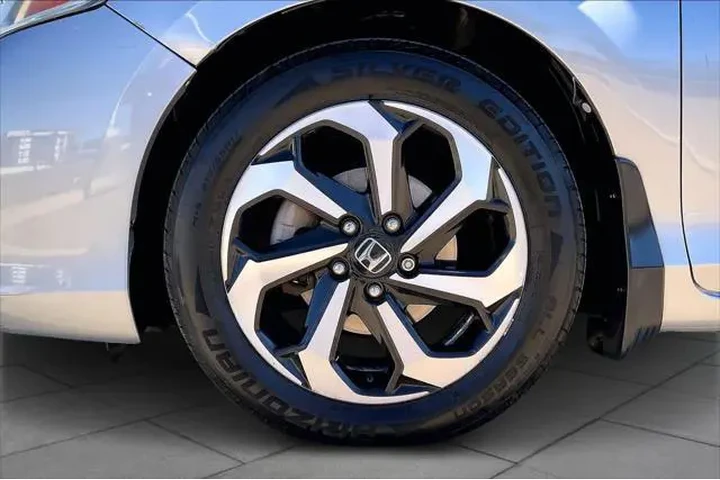 $13992 : Honda Accord 2017 LX-S 2dr C image 9