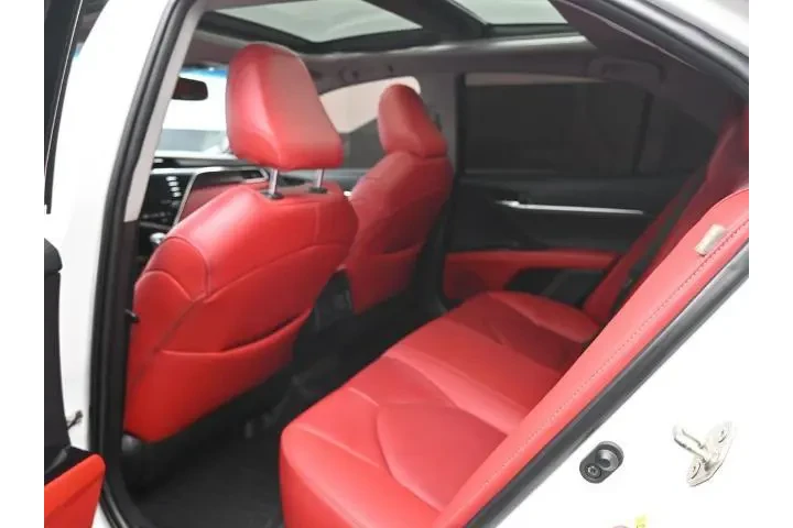 $20998 : Toyota Camry 2018 XLE V6 4dr image 2