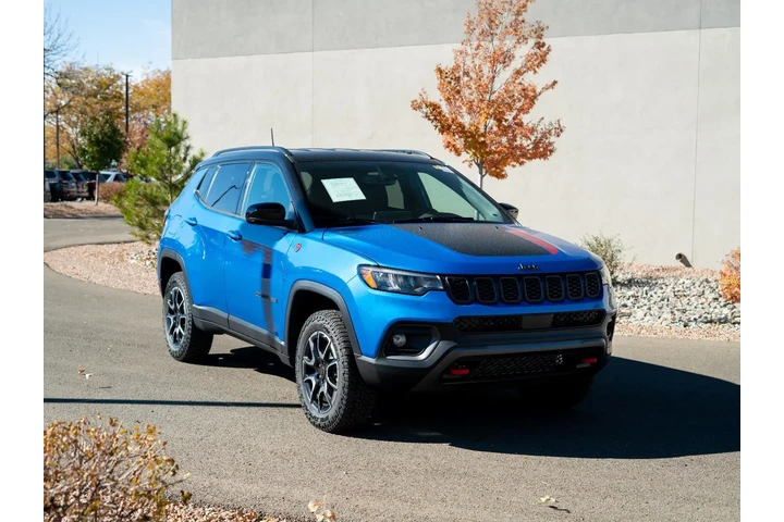 $31254 : 2025 Compass Trailhawk image 3