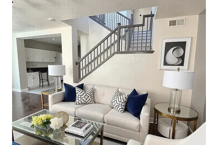 $1750 : HOUSE FOR RENT image 5