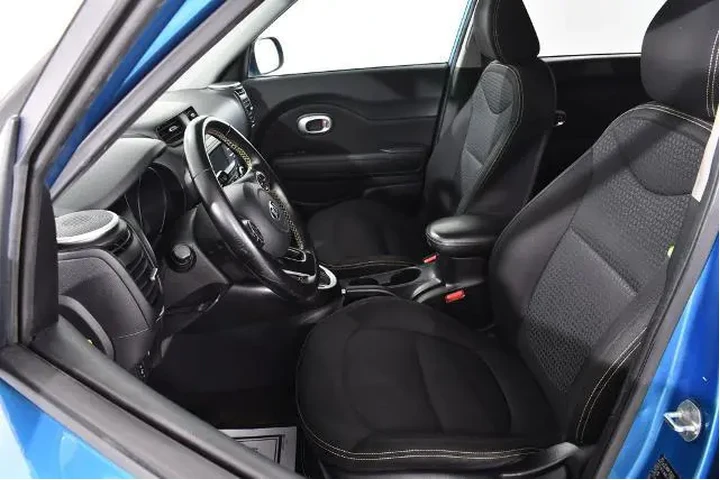 $8755 : Kia Soul 2016 + 4dr Crossove image 6