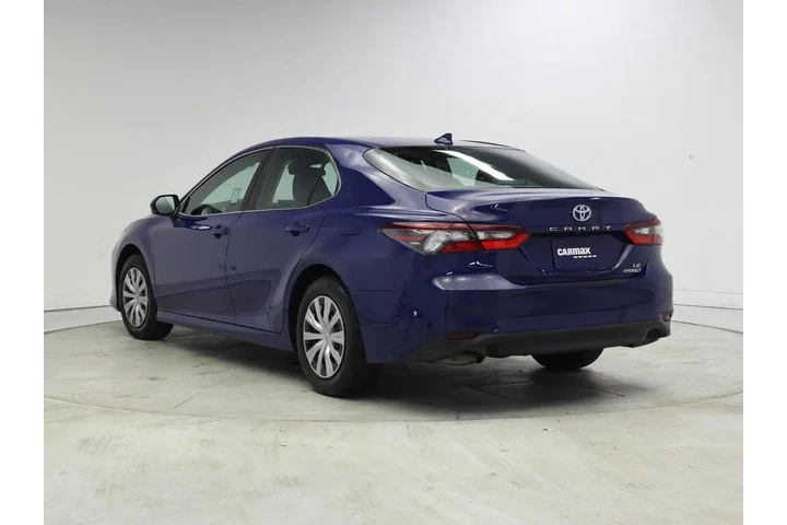 $27998 : Toyota Camry Hybrid 2023 LE image 2