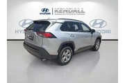 $24638 : Toyota RAV4 2024 XLE 4dr SUV thumbnail