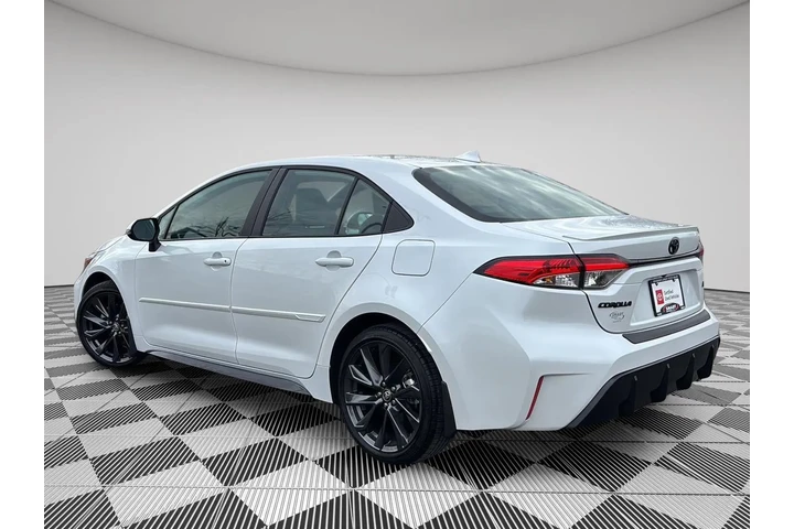 $25000 : Gold Certified2025 Corolla SE image 10
