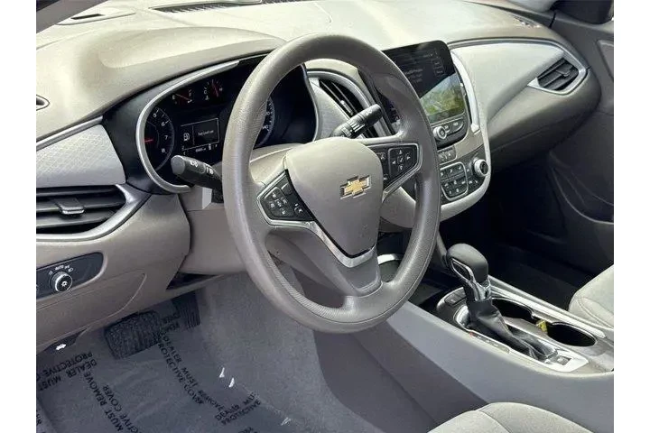 $19500 : Chevrolet Malibu 2025 LT 4dr image 9