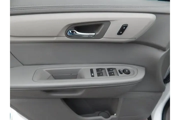 $9850 : Chevrolet Traverse 2017 LS 4 image 4