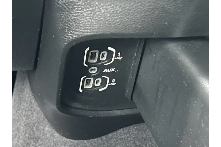 $43997 : 2021 RAM 3500 Big Horn image 9