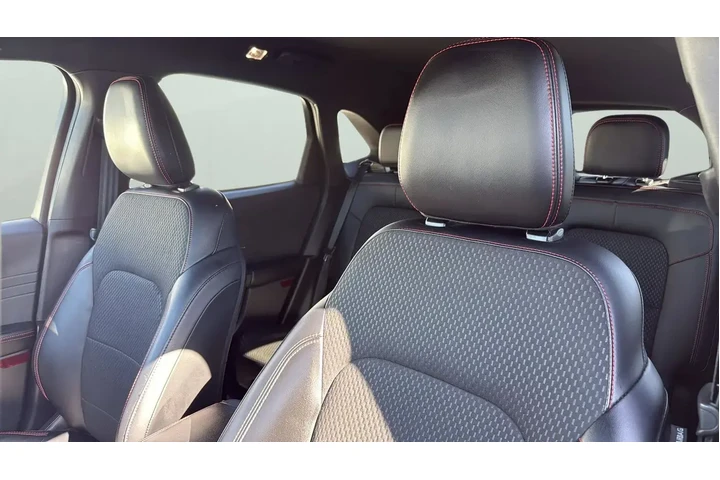 $17948 : Ford Escape 2023 ST-Line 4dr image 10