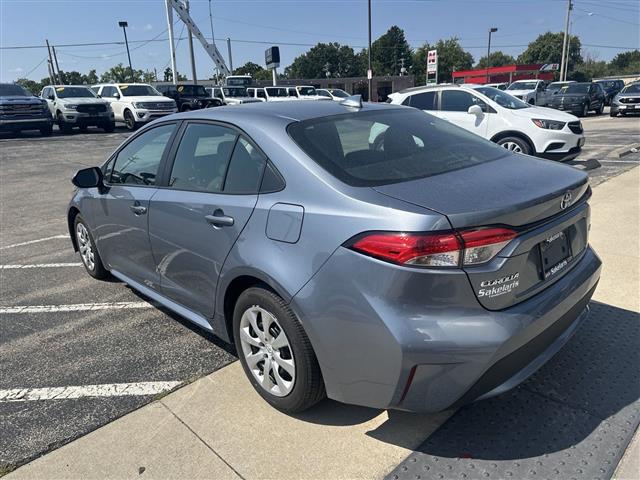 $20999 : 2022 Corolla LE Sedan I-4 cyl image 4