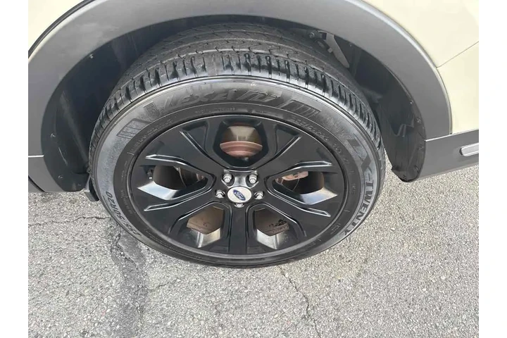 $18410 : 2018 Explorer Platinum image 10