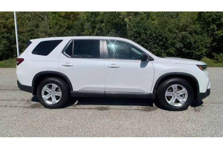 $33474 : Honda Pilot 2023 AWD LX 4dr image 9