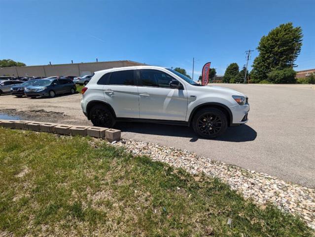 $14990 : 2019 Outlander Sport LE image 7