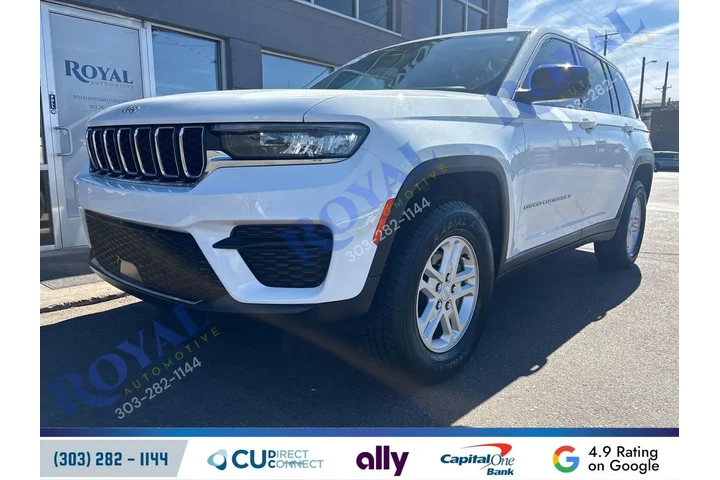 $30995 : 2023 Grand Cherokee Laredo 4x4 image 1